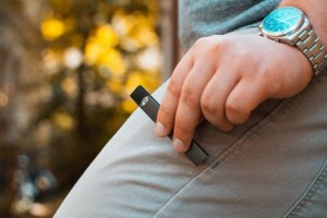 do you think juul pods should exit the australian market medium