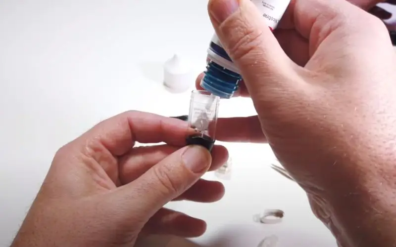 How To Refill A Vuse Vape: A Step-By-Step Guide filling Vuse with e liquid