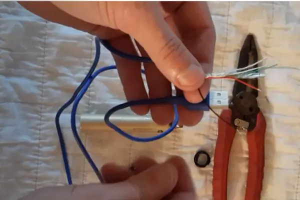 How To Recharge A Hqd Vape In 2024: A Useful Guide Plug In The Charger