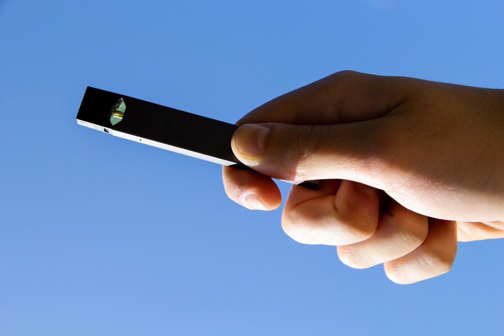 Uwell Caliburn vs JUUL, Which One Wins? | VapePenZone Australia Vape Shop